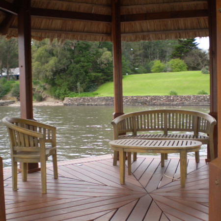 Deck de Lapacho, Gazebo de Curupay & Muebles de Teka